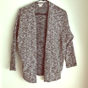 Lightweight black and white knit sweater